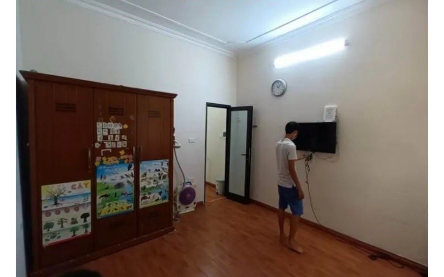 Cho thuê Nhà riêng ngõ 197 Hoàng Mai, Hoàng Mai, 50m x 2.5 tầng, 2 ngủ, 9 triệu - ở gia đình